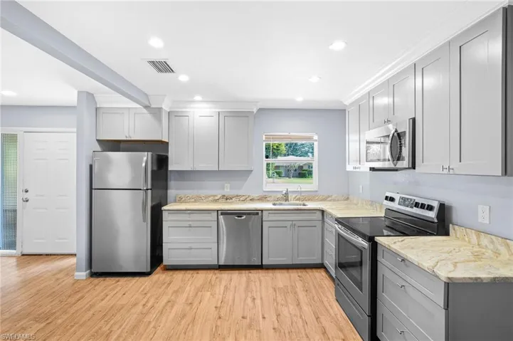 1408  Charles  CT, Fort Myers, FL 33919
