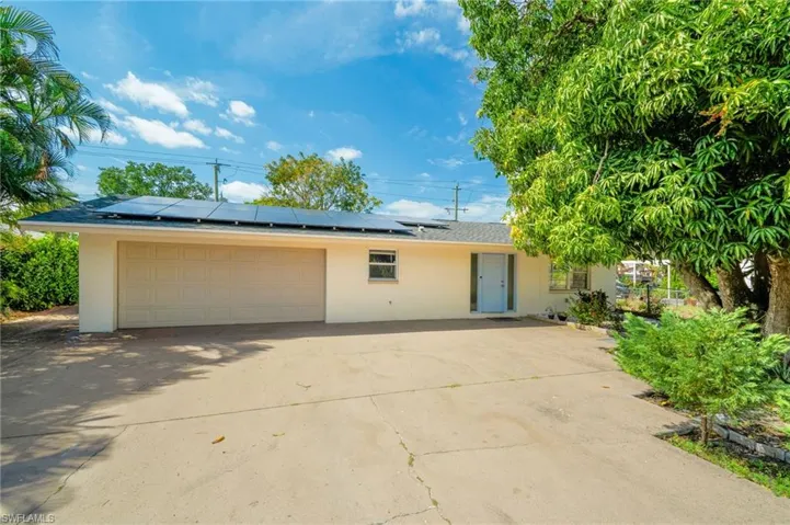 1408  Charles  CT, Fort Myers, FL 33919