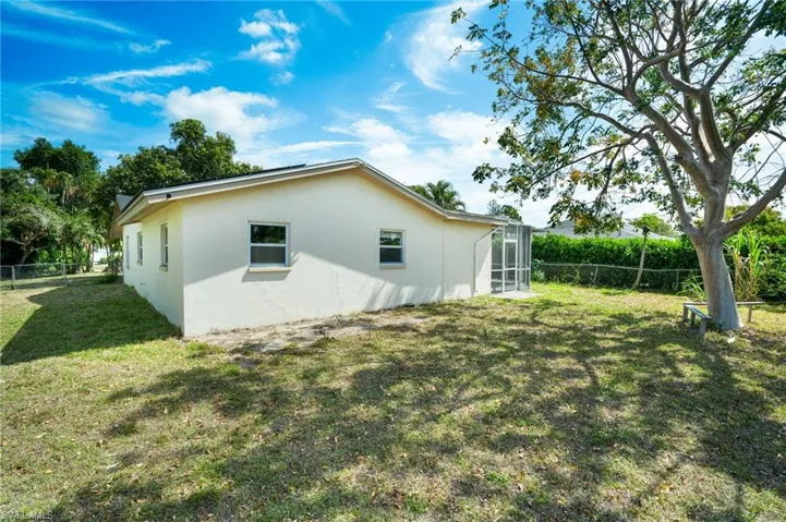 1408  Charles  CT, Fort Myers, FL 33919
