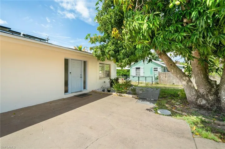 1408  Charles  CT, Fort Myers, FL 33919
