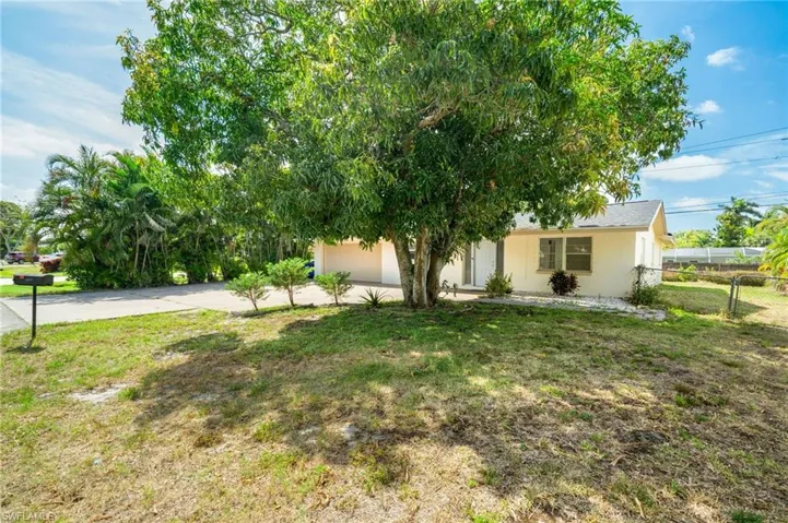1408  Charles  CT, Fort Myers, FL 33919