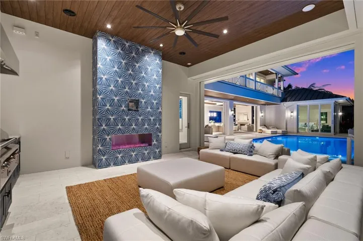 506 Neapolitan Ln, Naples, Florida 34103