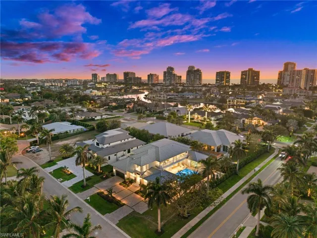 506 Neapolitan Ln, Naples, Florida 34103