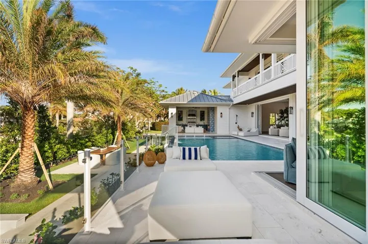 506 Neapolitan Ln, Naples, Florida 34103