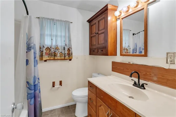 372  Park Lane  DR, North Fort Myers, FL 33917