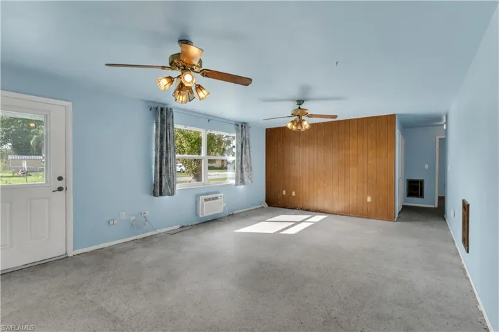372  Park Lane  DR, North Fort Myers, FL 33917