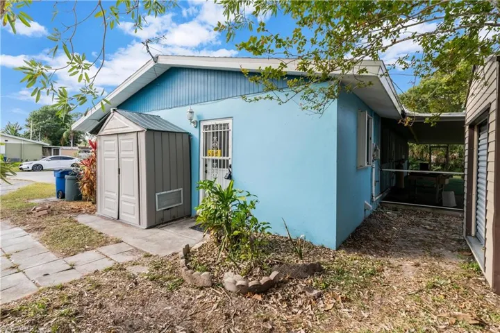 372  Park Lane  DR, North Fort Myers, FL 33917