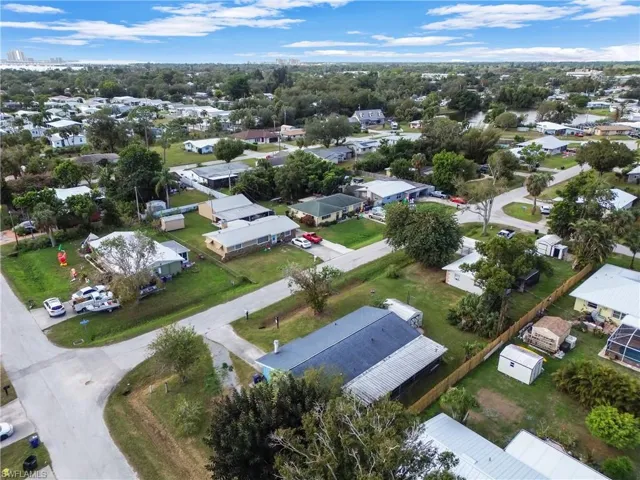 372  Park Lane  DR, North Fort Myers, FL 33917
