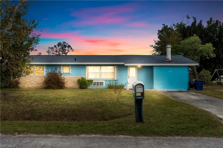 372  Park Lane  DR, North Fort Myers, FL 33917