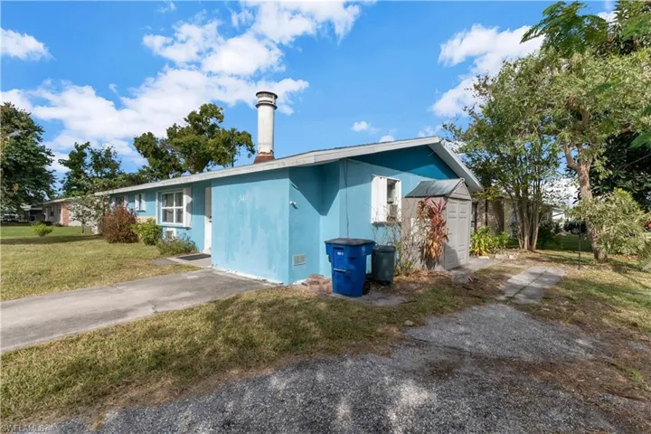 372  Park Lane  DR, North Fort Myers, FL 33917