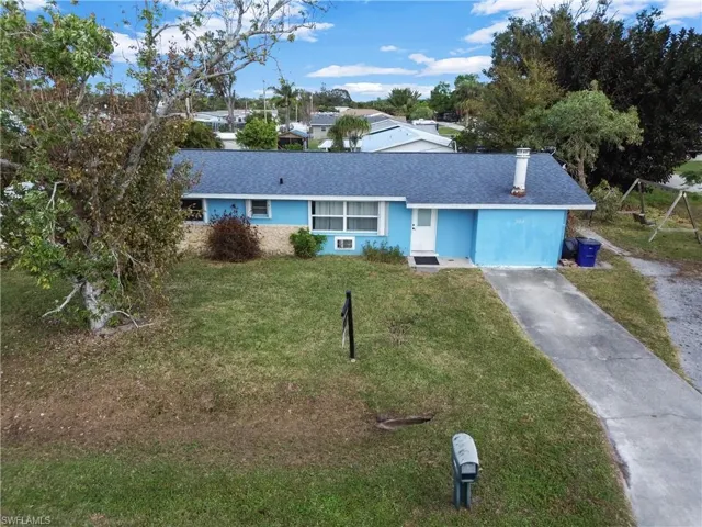 372  Park Lane  DR, North Fort Myers, FL 33917