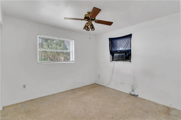 372  Park Lane  DR, North Fort Myers, FL 33917