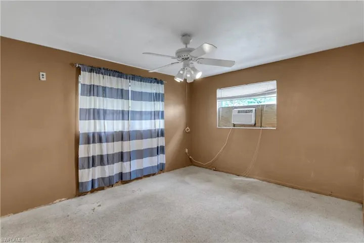 372  Park Lane  DR, North Fort Myers, FL 33917