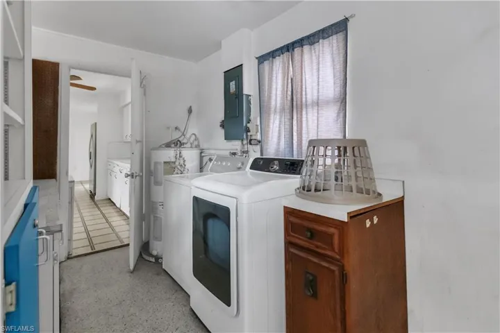 372  Park Lane  DR, North Fort Myers, FL 33917