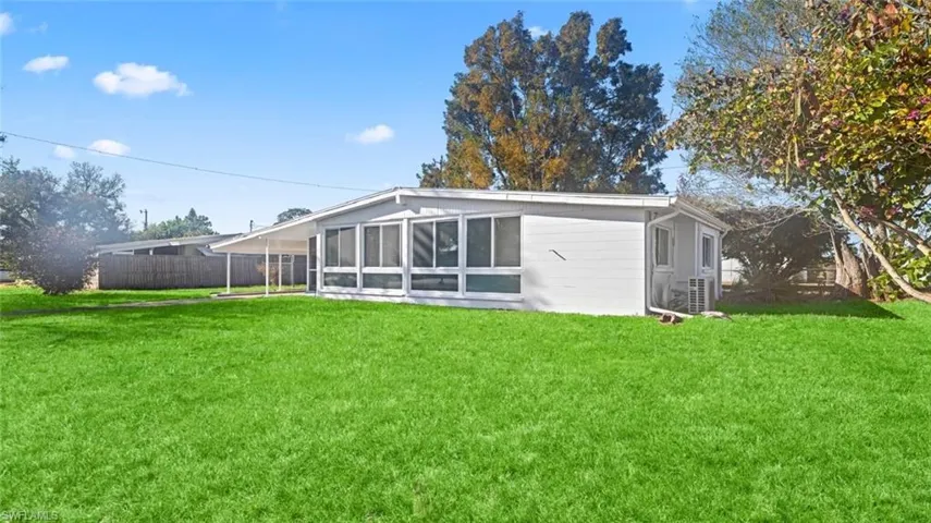 105 Oregon Rd N, Lehigh Acres, Florida 33936