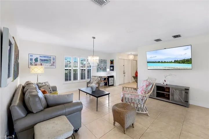 Beautiful floor plan - notice the plantation shutters.
