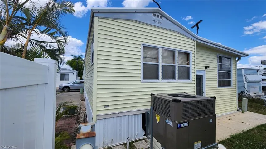 5413  Maple Syrup  ST, Fort Myers, FL 33908