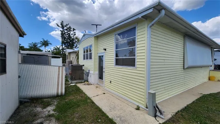 5413  Maple Syrup  ST, Fort Myers, FL 33908