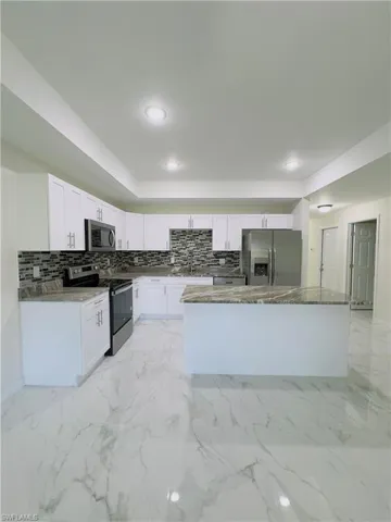 884  Alabama S RD, Lehigh Acres, FL 33974