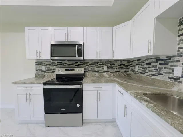 884  Alabama S RD, Lehigh Acres, FL 33974