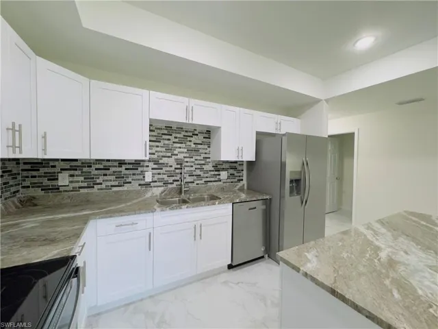 884  Alabama S RD, Lehigh Acres, FL 33974