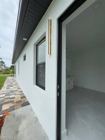 Corner door entry.
