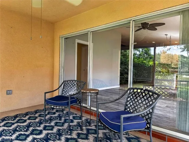 5712 Drummond Way Way, Naples, Florida 34119