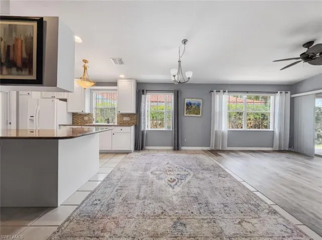 5712 Drummond Way Way, Naples, Florida 34119