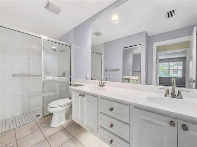 5712 Drummond Way Way, Naples, Florida 34119