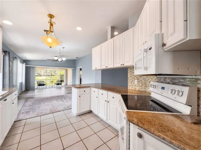 5712 Drummond Way Way, Naples, Florida 34119