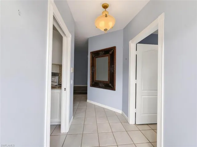 5712 Drummond Way Way, Naples, Florida 34119