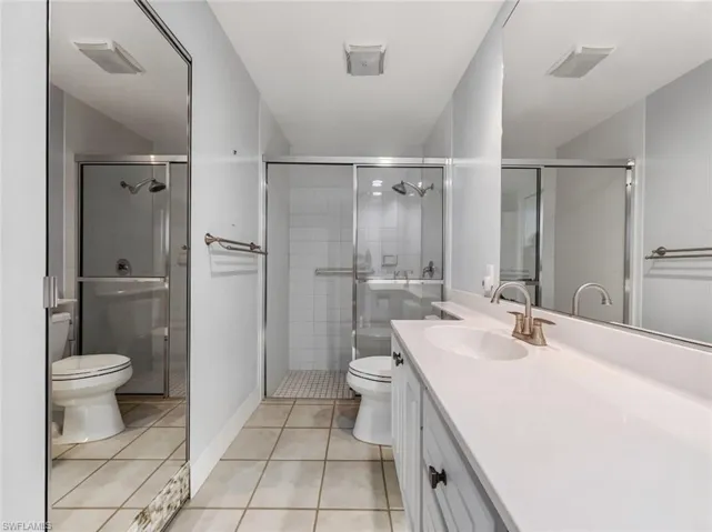 5712 Drummond Way Way, Naples, Florida 34119
