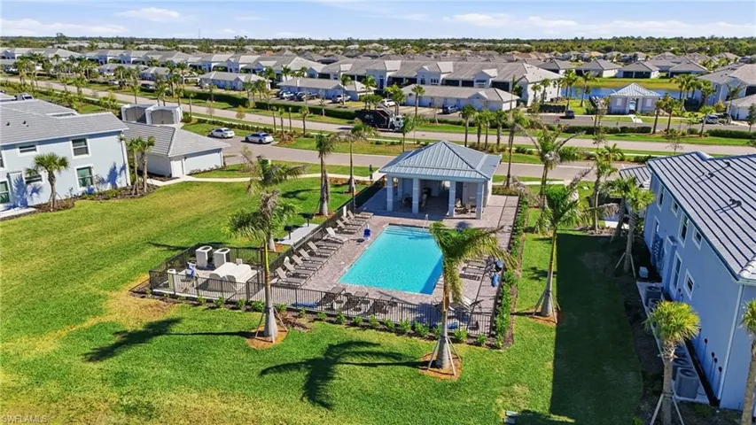 Pool near condo building, one of 4 satellite pools
