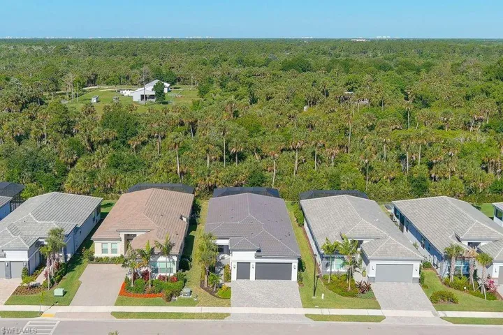 11863  Gardenia  AVE, Naples, FL 34120
