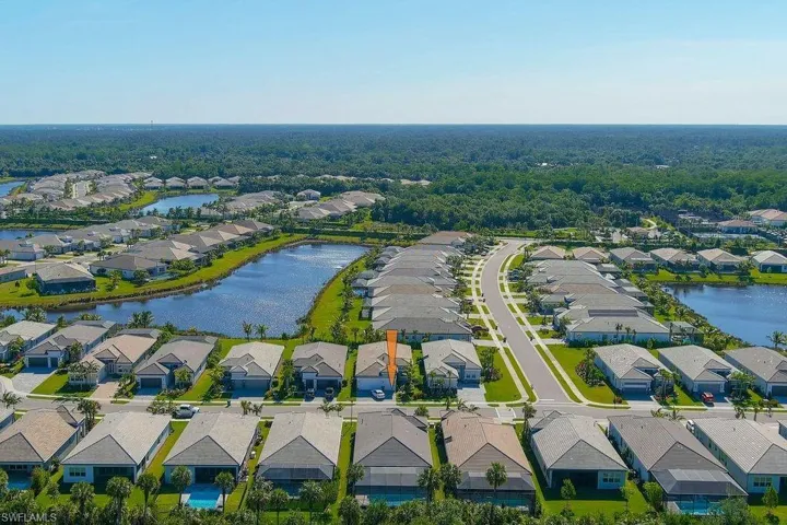 11863  Gardenia  AVE, Naples, FL 34120