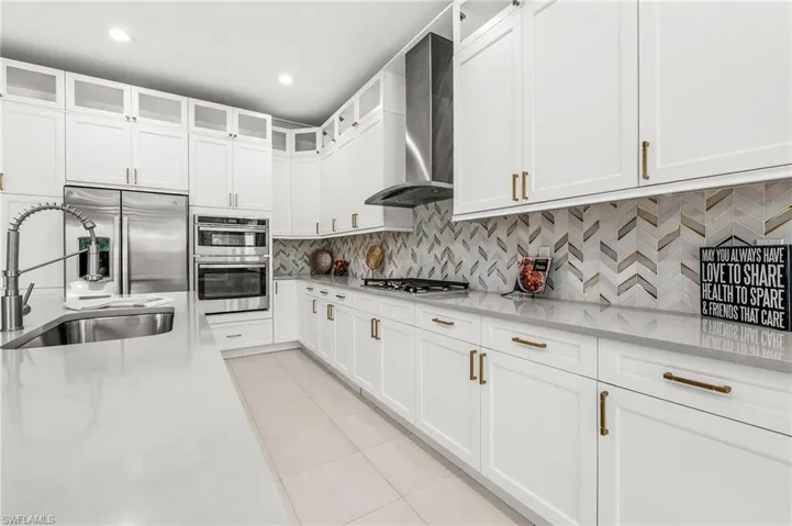 11863  Gardenia  AVE, Naples, FL 34120