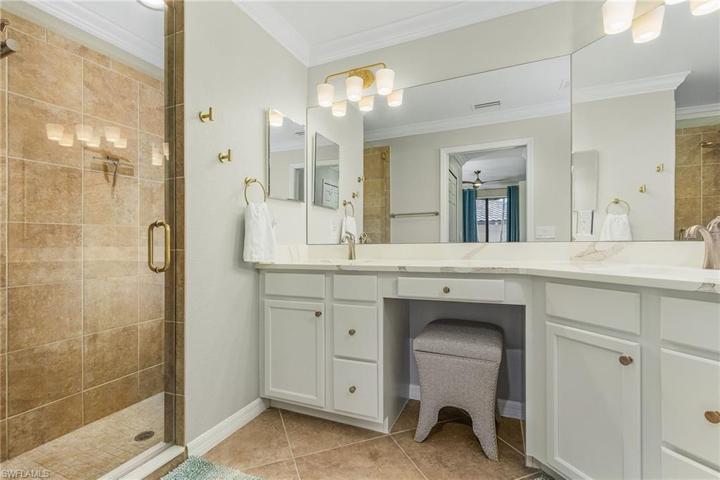 Primary En_Suite Bathroom