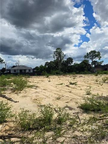 2813 11th St W, Lehigh Acres, Florida 33971