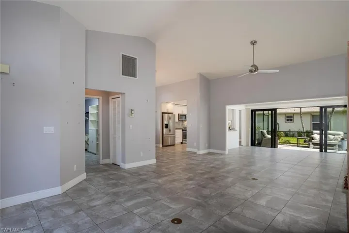 Bright, open, airy. Tile flooring. Den/Flex room plus screened lanai.