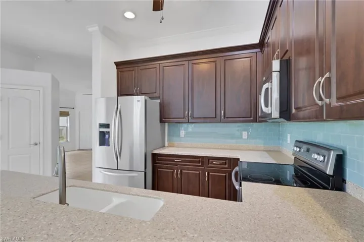 8995 Spring Mountain Way, Fort Myers, Florida 33908
