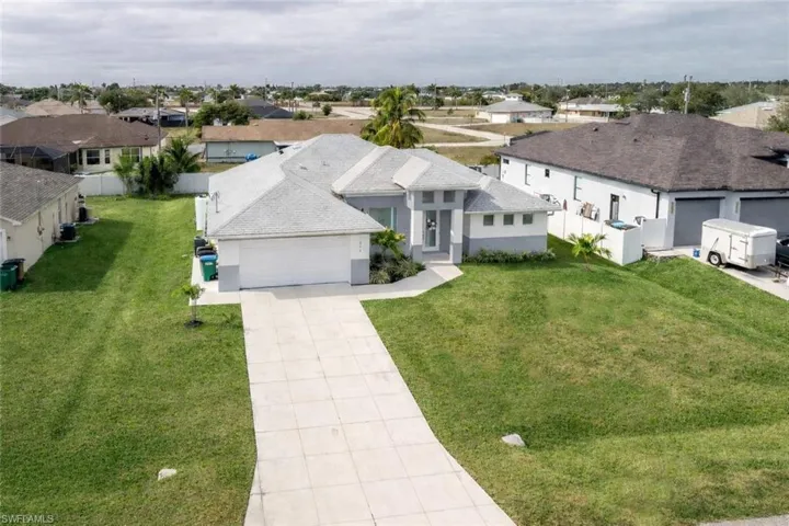 1922 Ne 17th Pl, Cape Coral, Florida 33909
