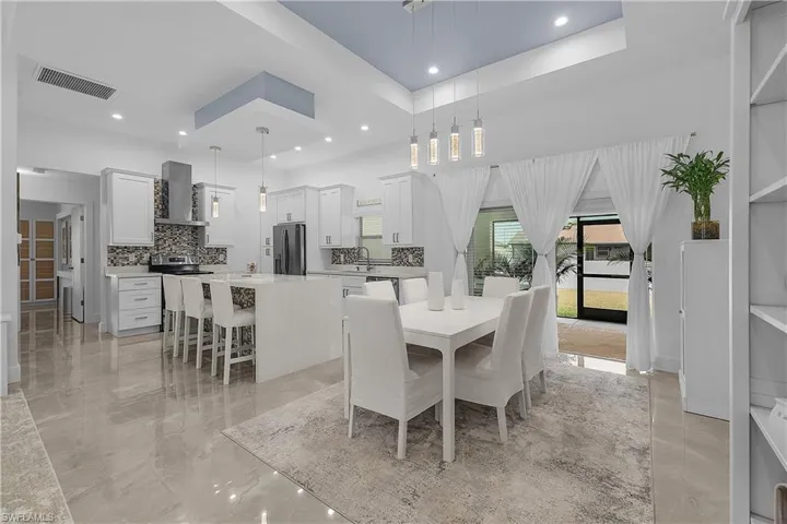 Wonderfully Appointed Dinning, Kitchen