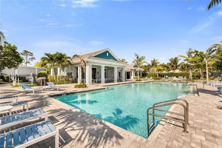2560  Seychelles  DR, Naples, FL 34112
