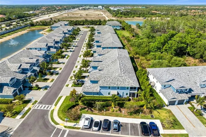 2560  Seychelles  DR, Naples, FL 34112