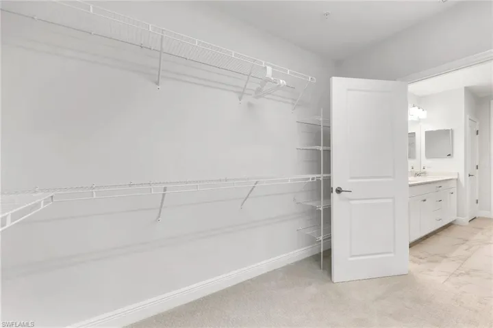 2560  Seychelles  DR, Naples, FL 34112