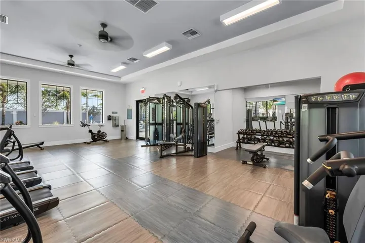 2560  Seychelles  DR, Naples, FL 34112