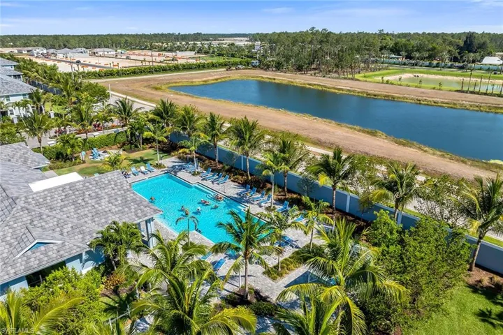 2560  Seychelles  DR, Naples, FL 34112