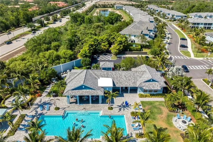 2560  Seychelles  DR, Naples, FL 34112