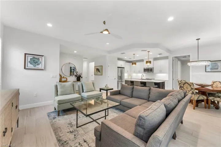 2560  Seychelles  DR, Naples, FL 34112