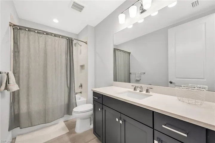 2560  Seychelles  DR, Naples, FL 34112